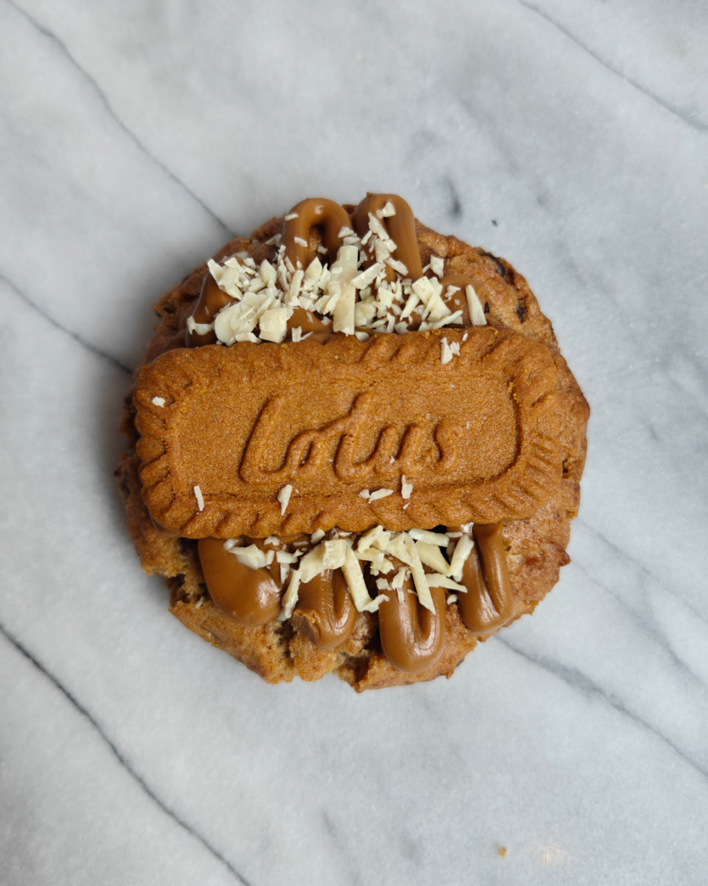 Speculoos Chocolate Cookie VEGAN. Met witte chocola en lotuskoek