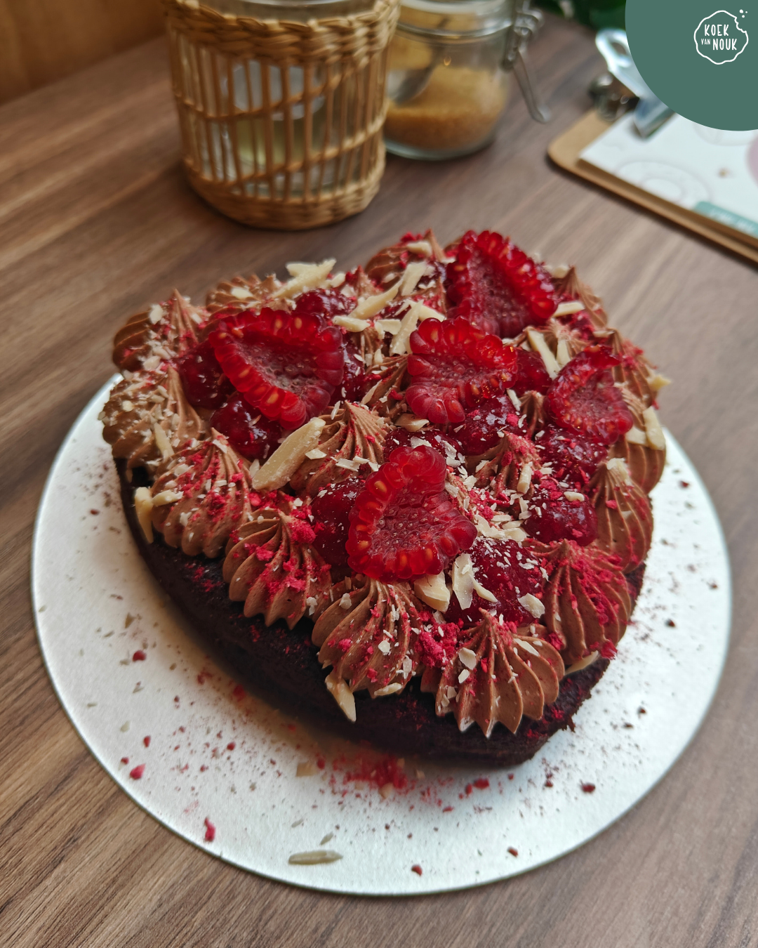 Chocolate heart cake